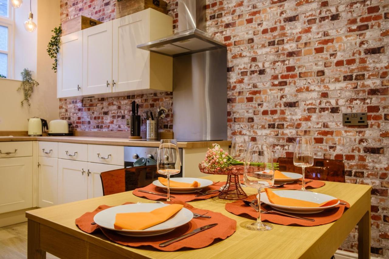 Flat 2, The Old Antiques Warehouse - Free Off-Site Health Club Access With Pool, Sauna, Steam Room & Gym Bowness-on-Windermere Zewnętrze zdjęcie